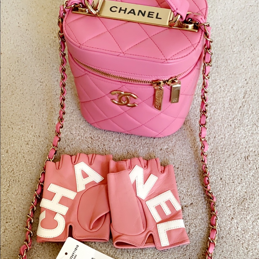 Pink Chanel logo fingerless gloves - size 7.5 - BNWOT